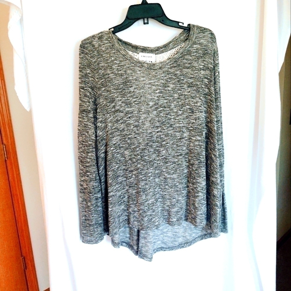 𝅺BLACK and cream blouse with cream lace